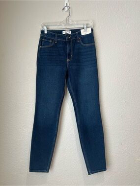 NWT Abercrombie Skinny High Rise Dark Wash Jeans, 27